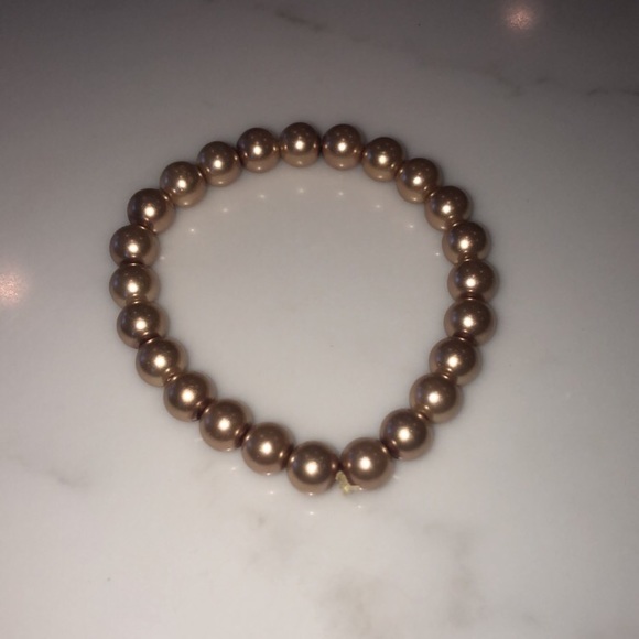 Set of three elastic handcrafted bracelets - Picture 3 of 4